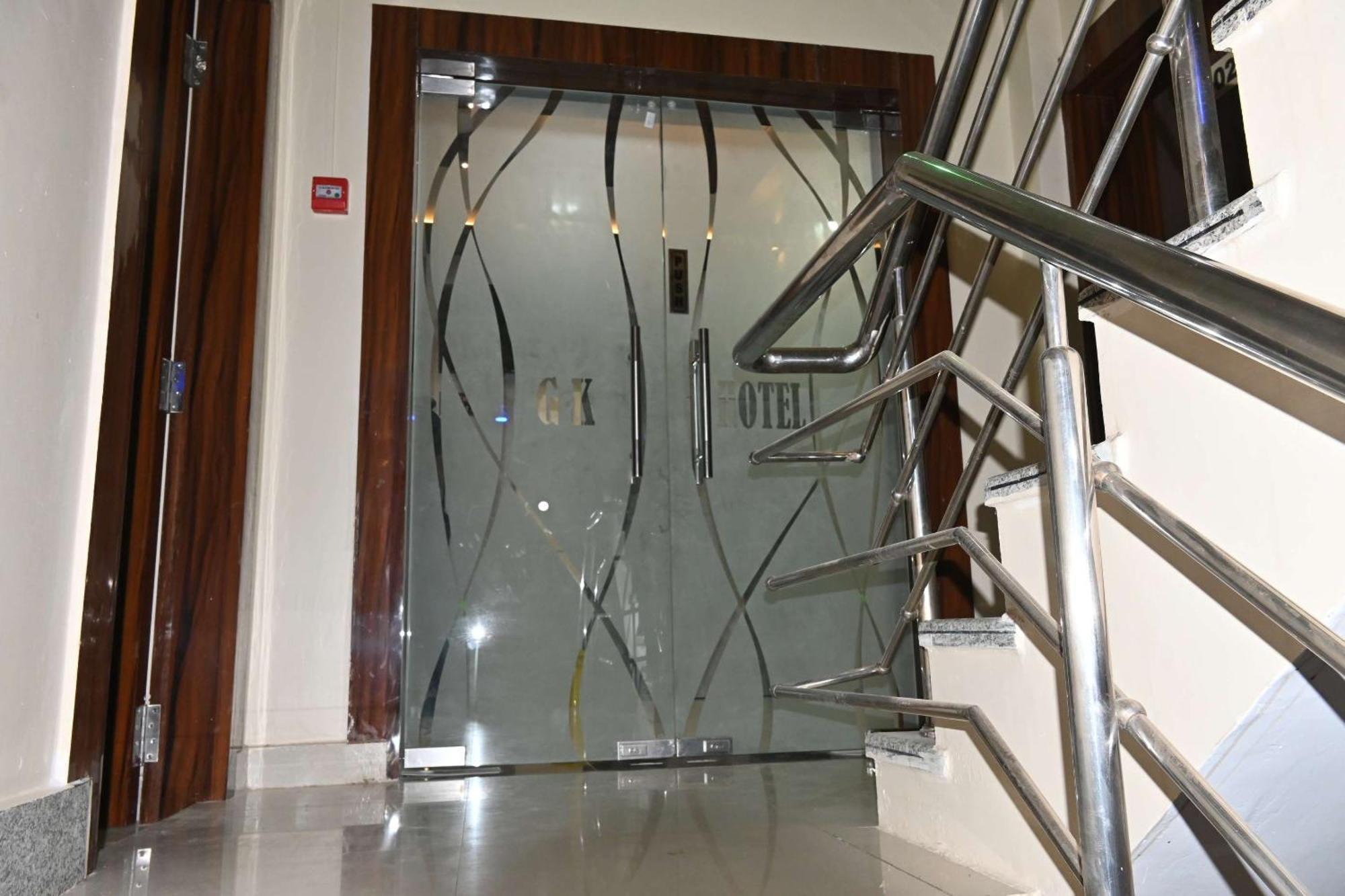 Gk Hotel And Restaurant Varanasi Exterior foto
